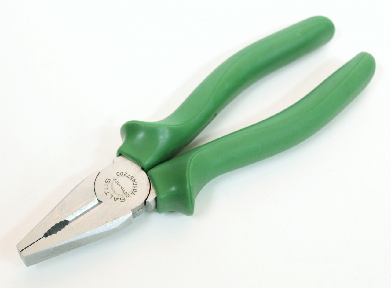 Szczypce kombinowane SALTUS 210 mm nr 7010457200 szczypce dla elektryków Made in Germany