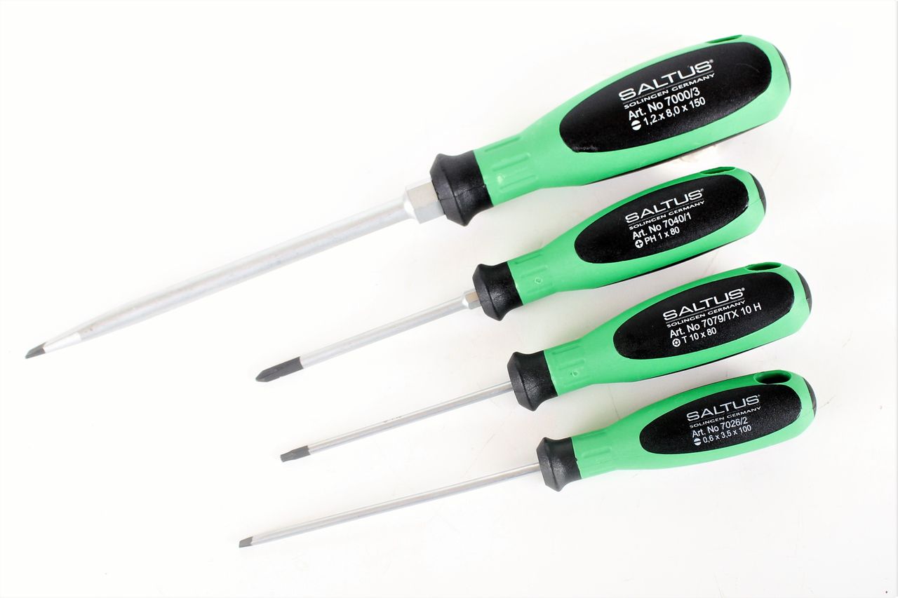 Zestaw wkrętaków SALTUS 4 szt. Zestaw wkrętaków krzyżowych PH PZ TX Professional