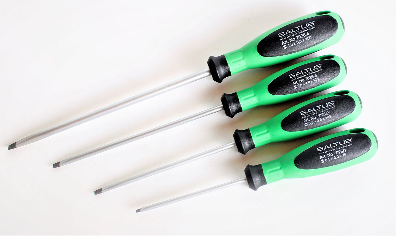 Zestaw śrubokrętów SALTUS 4 szt. Zestaw śrubokrętów krzyżakowych Profesjonalny
