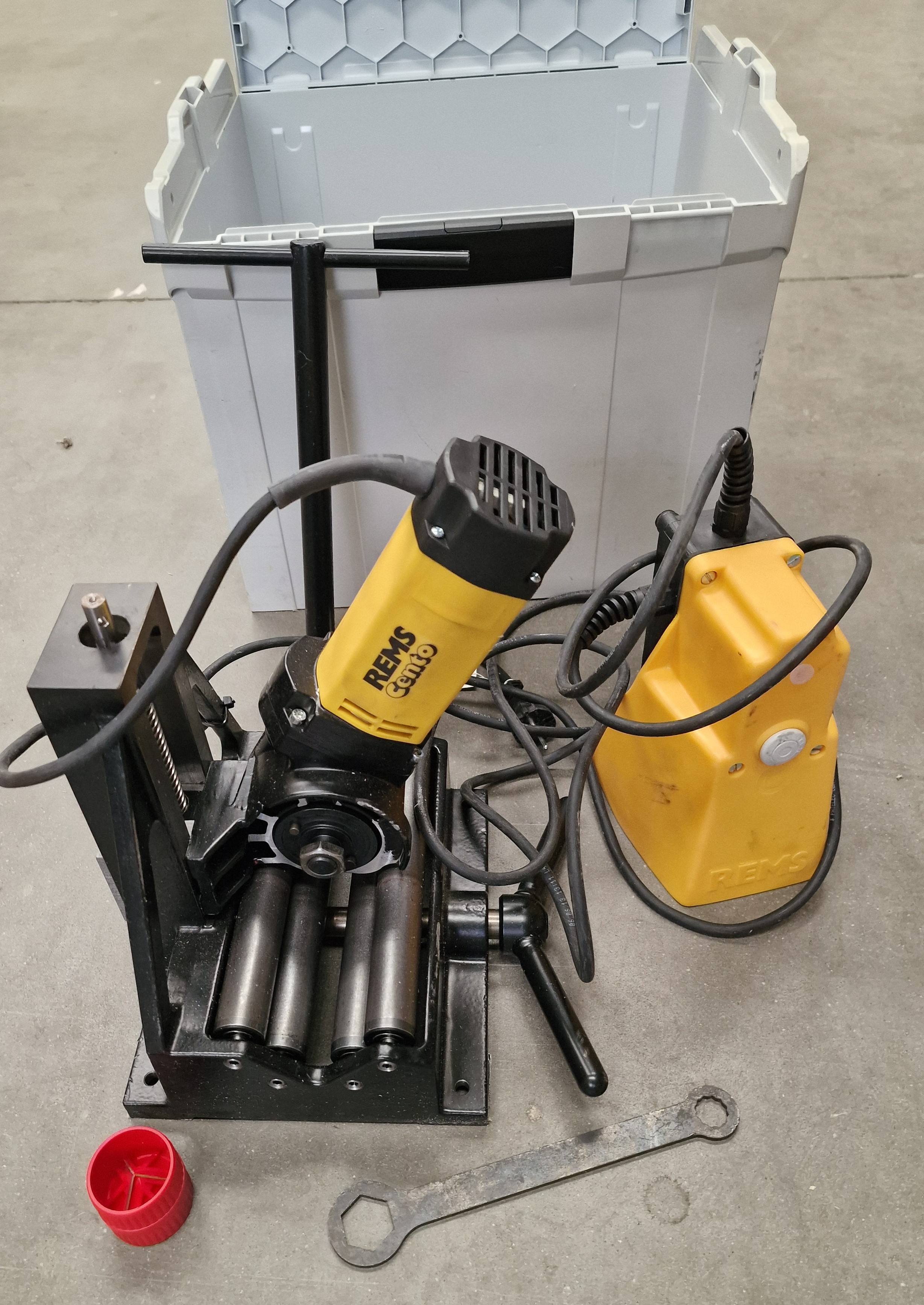 REMS-Rohrtrennmaschine Cento Nr 845001 zum Schneiden von Edelstahl-Rohren Kupfer
