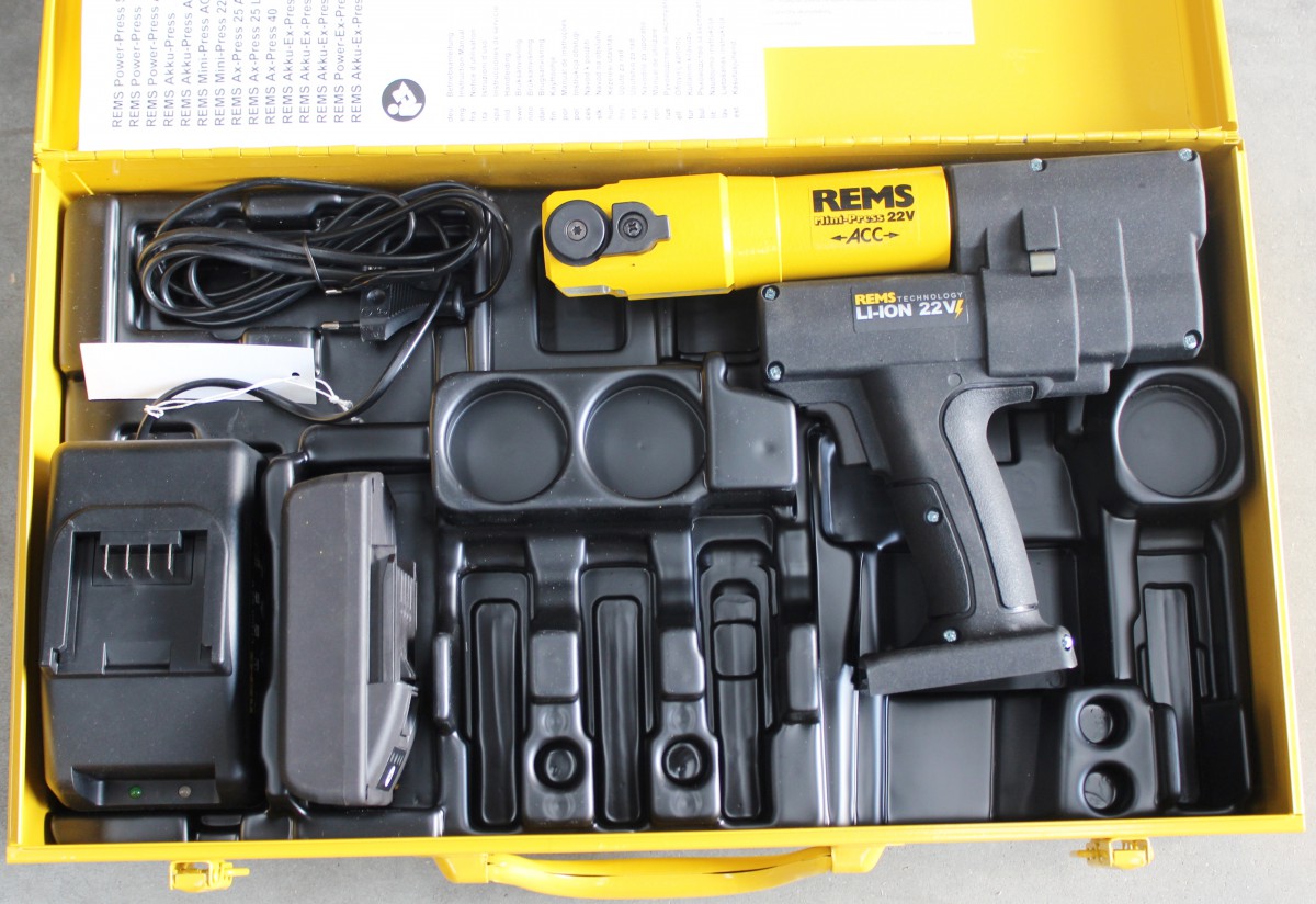 REMS Mini Press 22V ACC Nr. 578010 Presszange Pressmaschine im Stahlblechkoffer REMS Mini Press 22V ACC Nr. 578010 Presszange Pressmaschine im Stahlblechkoffer