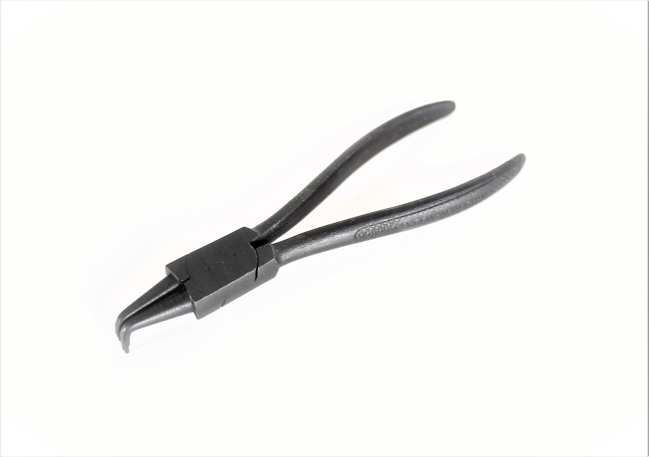 Szczypce do pierścieni osadczych SALTUS 130 mm nr 7415110130 szczypce do pierścieni osadczych szczypce do montażu pierścieni osadczych