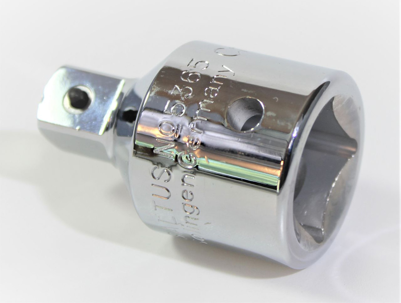 Adapter gniazda SALTUS 1/2" - 3/4" redukcja nakrętka gniazdo redukcja