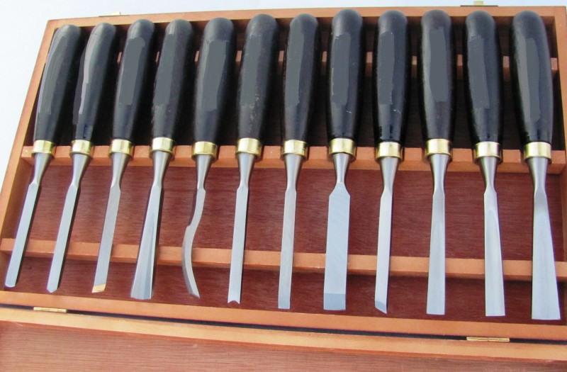 Schnitzwerkzeug 12-tlg Holzkiste Schnitzsatz Schnitzmesser Messer zum Schnitzen