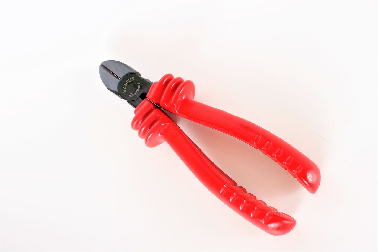 Szczypce tnące boczne SALTUS Power 180 mm Szczypce tnące boczne Power
