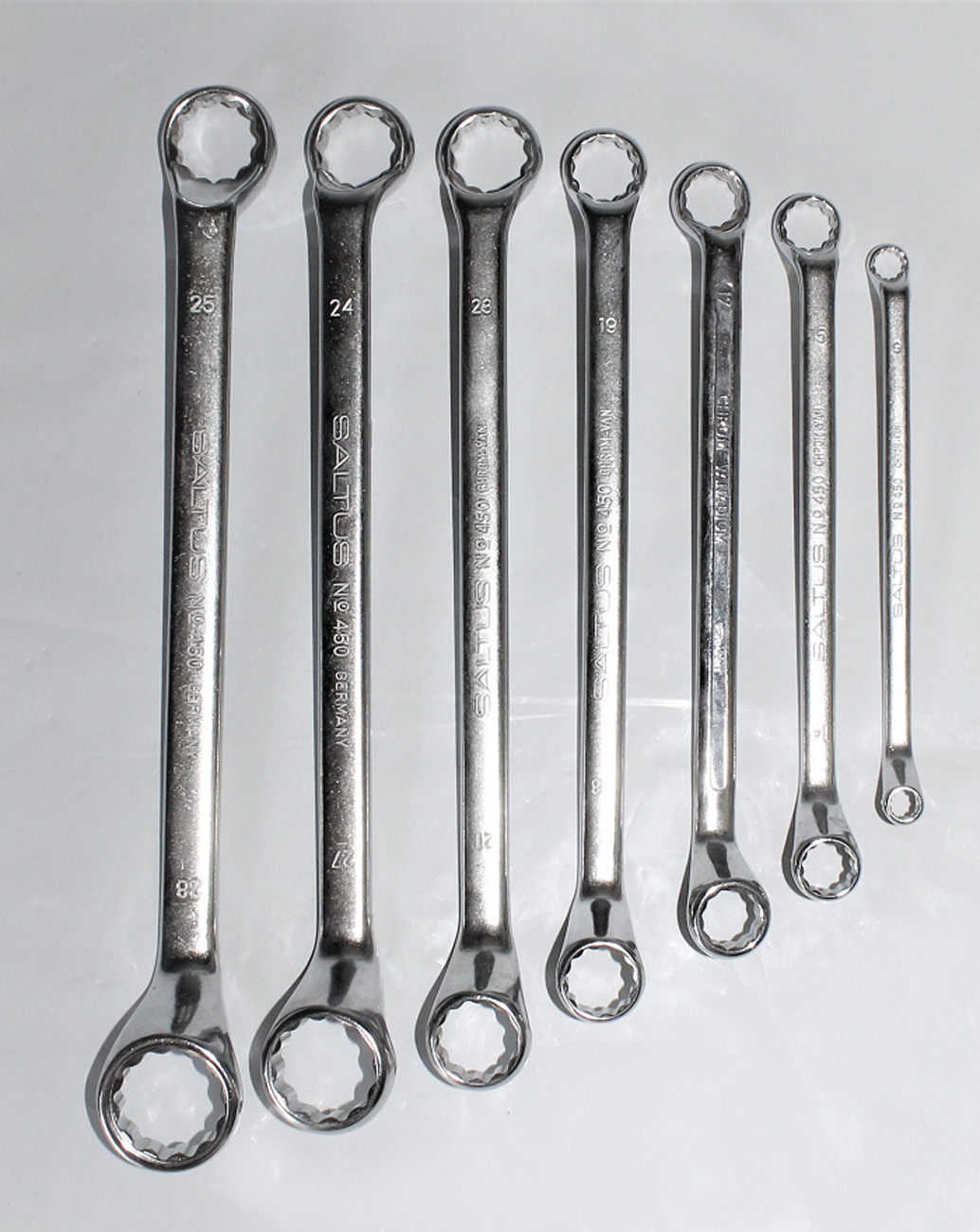 Zestaw kluczy płasko oczkowych SALTUS 7 szt. 8-28 mm Zestaw kluczy płasko oczkowych 450