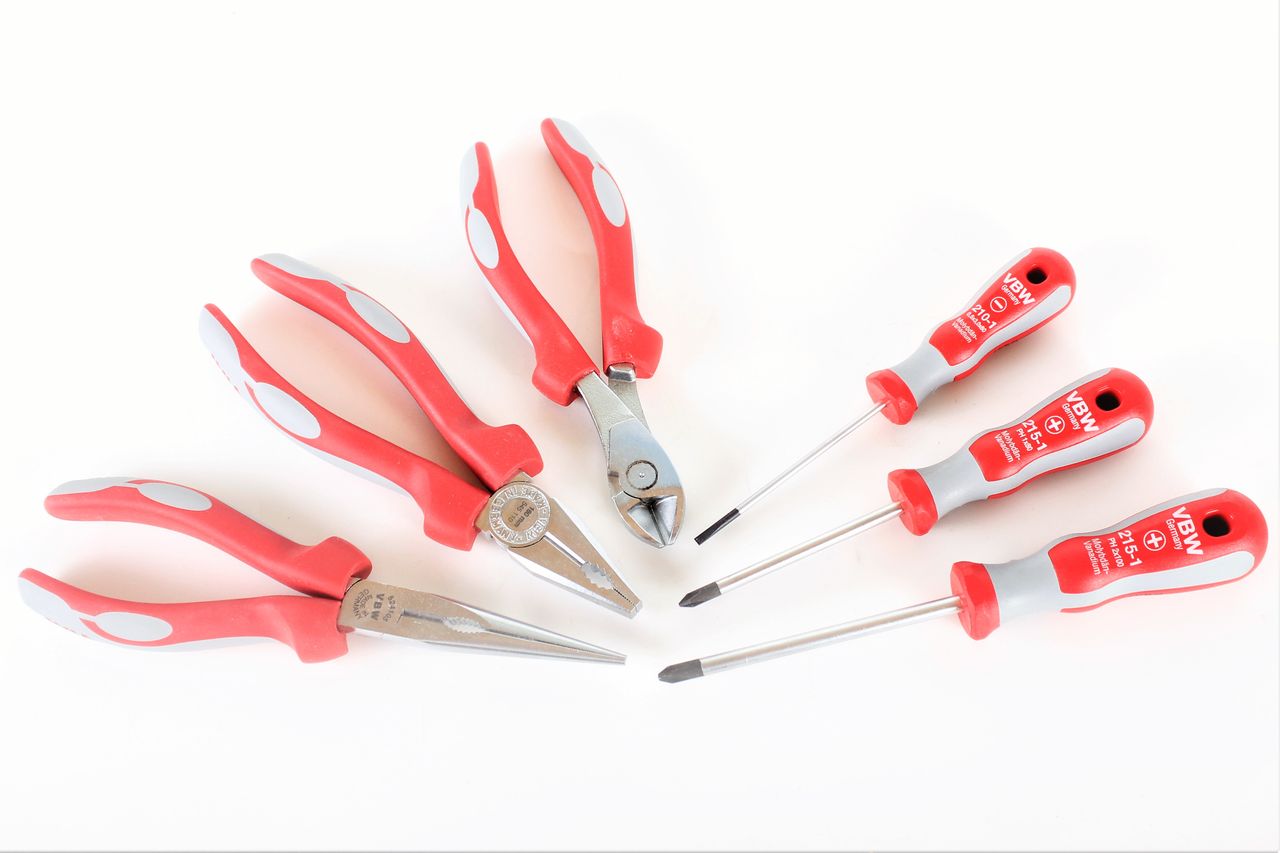 VBW Werkzeugsatz 6 tlg. Zangen Schraubendreher Kombizange Seitenschneider Set