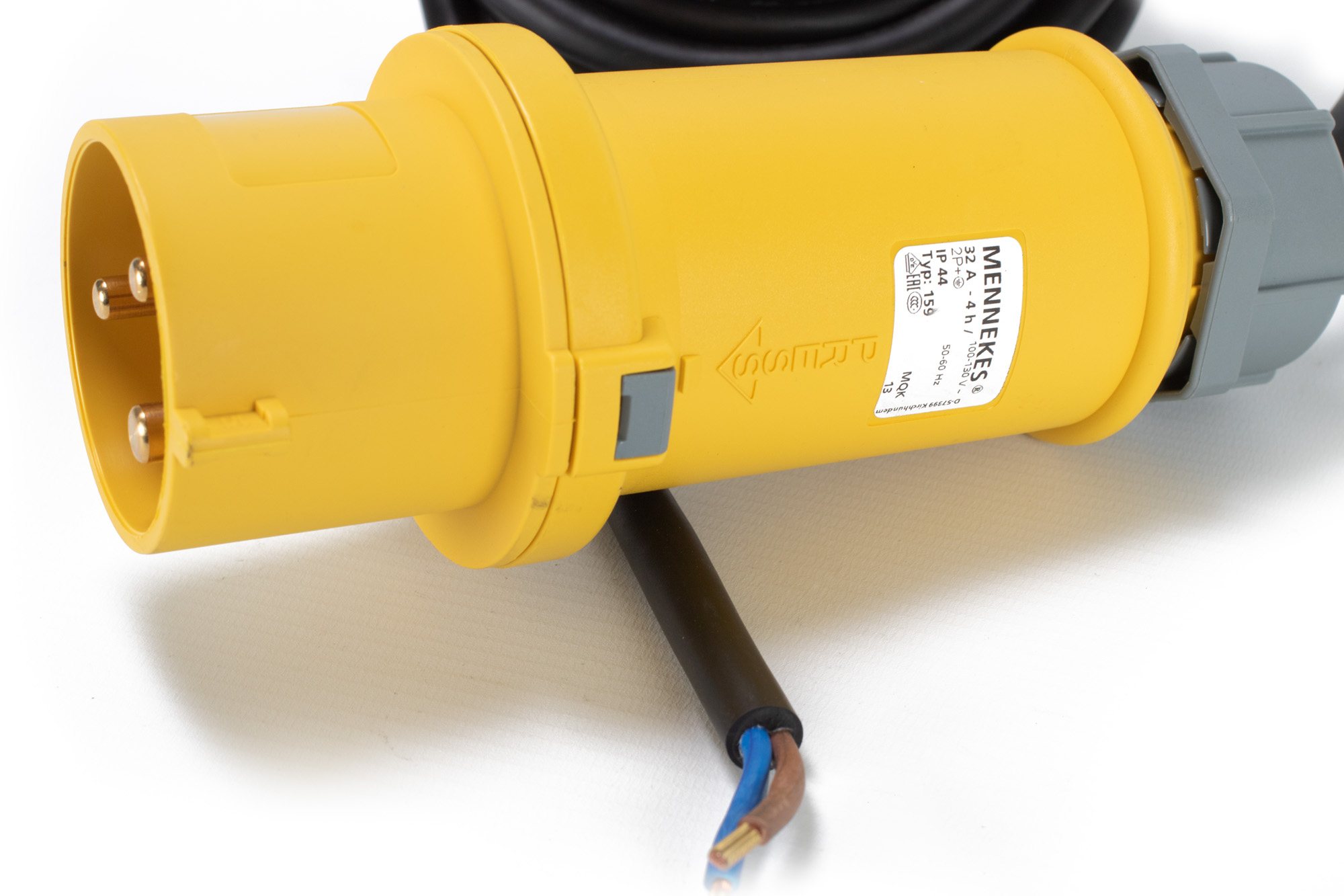 Wtyczka CEE 32A 110/130V, 3-stykowa 4h H07RN-F 2x2,5mm²