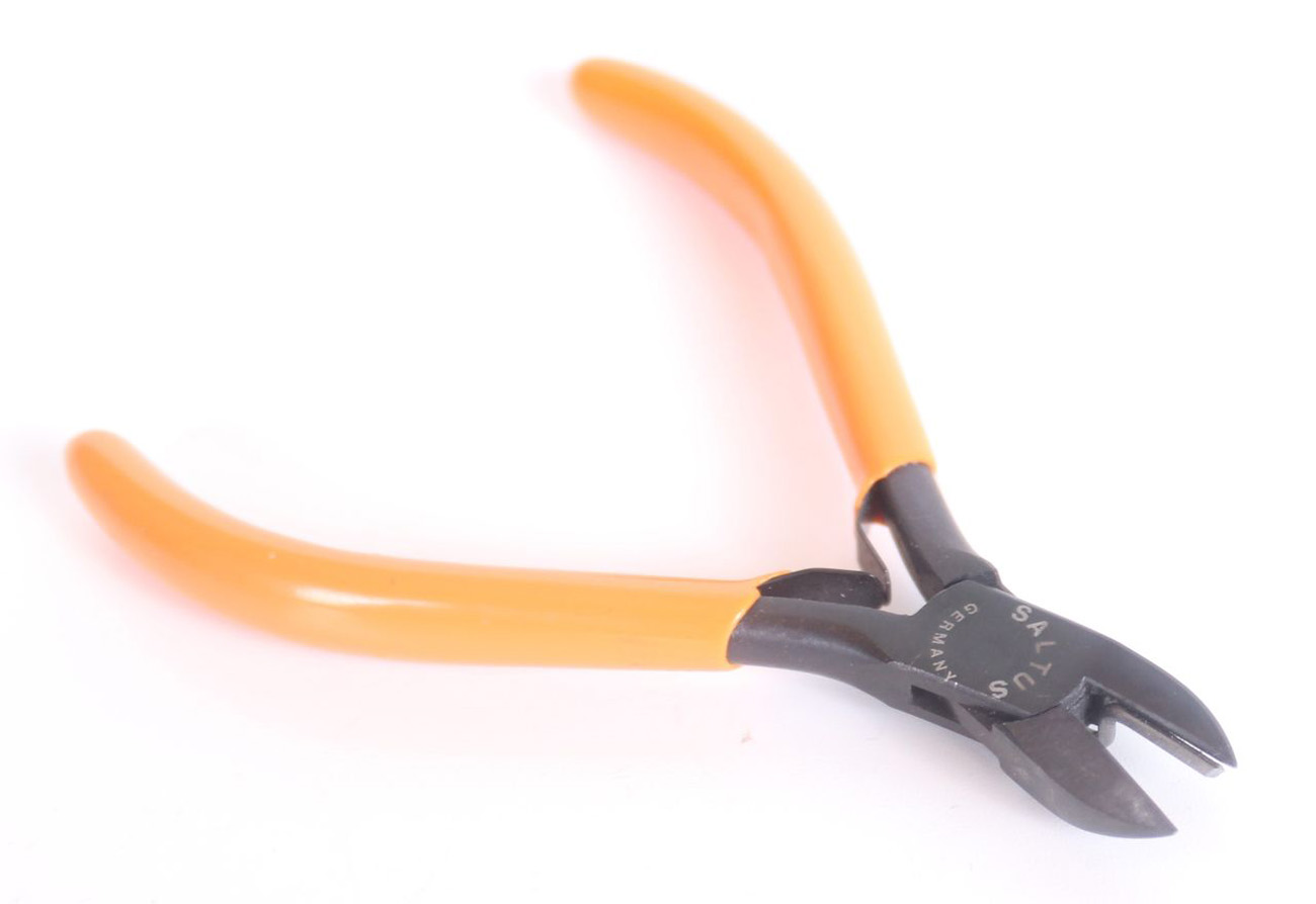 Szczypce tnące boczne SALTUS 110 mm szczypce elektryk elektryk Made in Germany