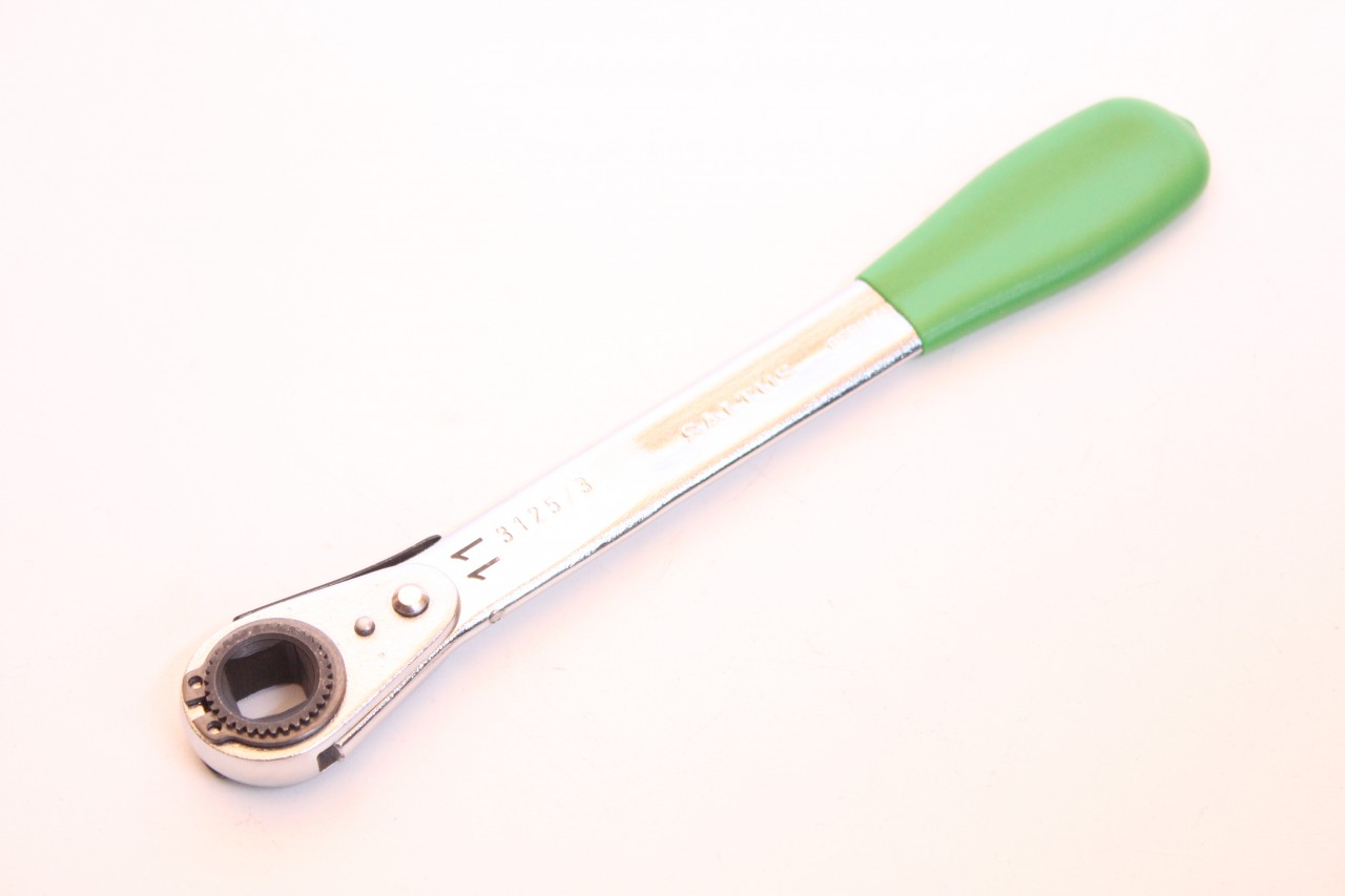 Klucz płasko-oczkowy SALTUS z grzechotką 11 mm Klucz płasko-oczkowy z grzechotką Klucz płasko-oczkowy SALTUS z grzechotką 11 mm Klucz płasko-oczkowy z grzechotką